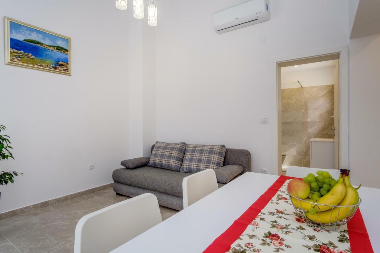 מאלי לוסיניי Apartmani Beatrice מראה חיצוני תמונה
