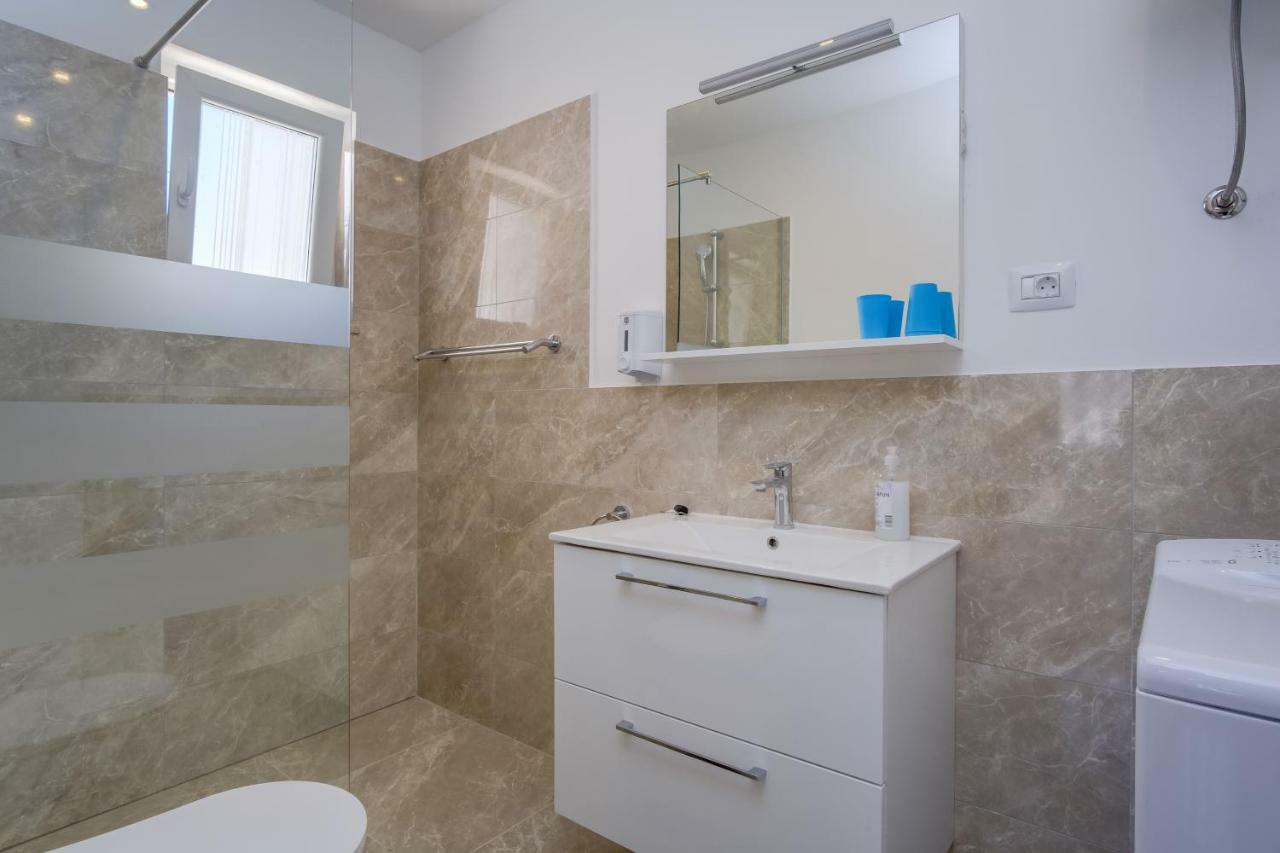 מאלי לוסיניי Apartmani Beatrice מראה חיצוני תמונה